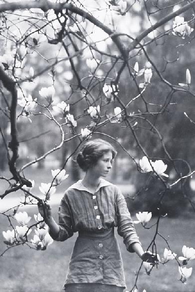 Burning Candles: The Life of Edna St. Vincent Millay